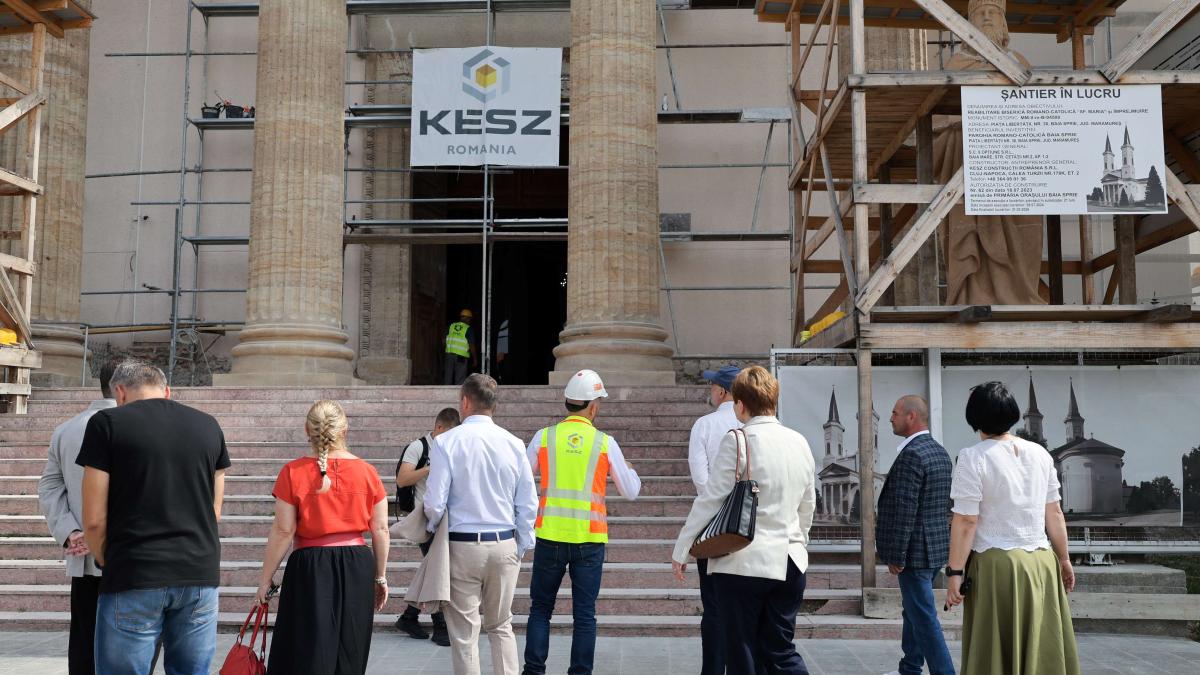 Látogatás a felsőbányai templom felújításán