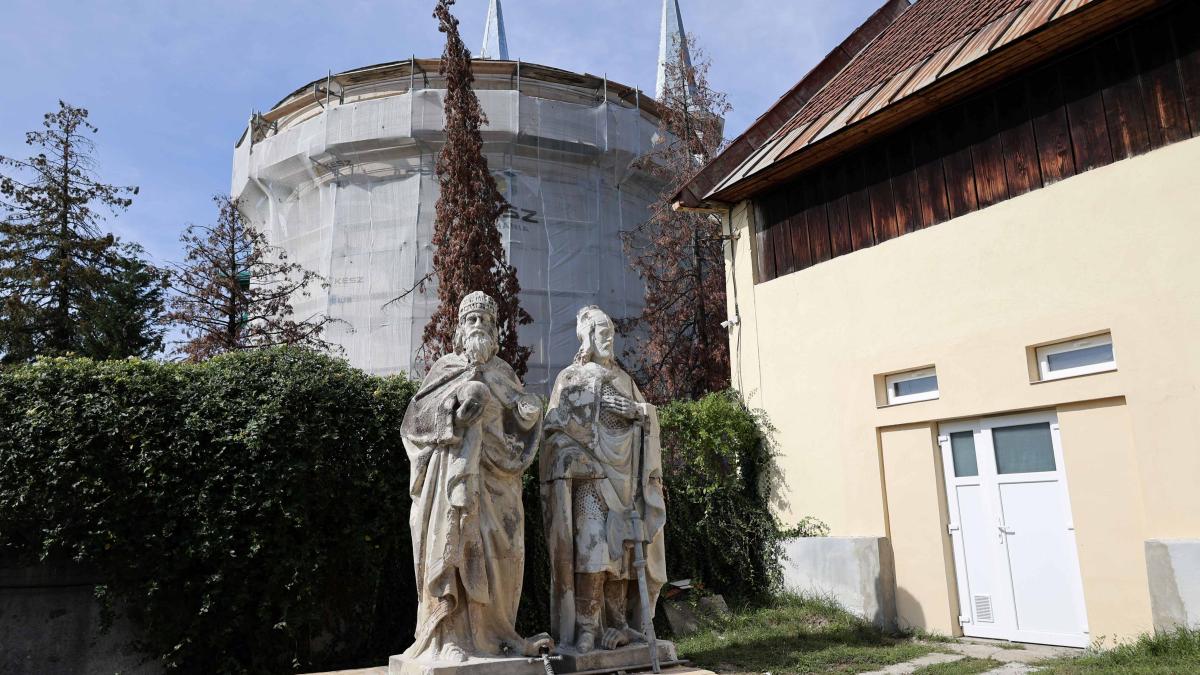 Látogatás a felsőbányai templom felújításán