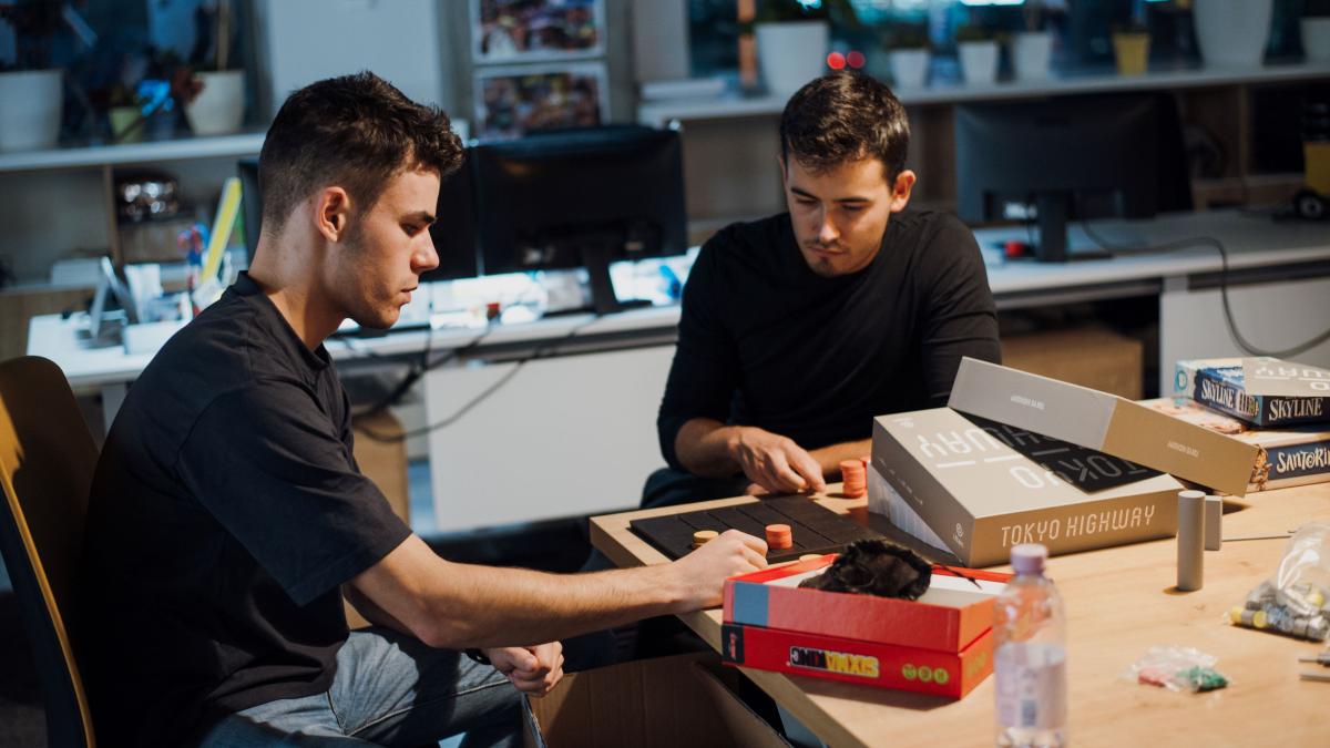 Noaptea Companiilor s-a încheiat cu succes la KÉSZ România.