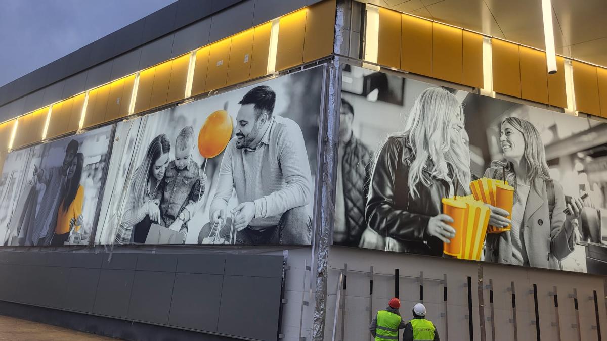 S-a transformat centrul comercial din Târgu Mureș – KÉSZ România a participat ca antreprenor general la realizarea Plaza M