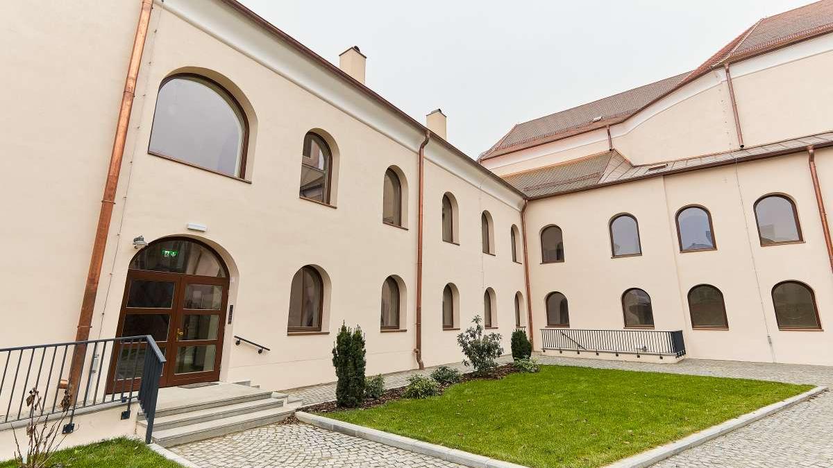 A szamosújvári ferences templom és kolostor rehabilitációja. Generálkivitelezés.