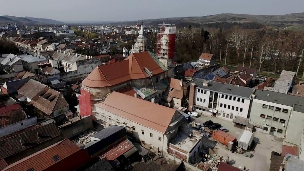 A szamosújvári ferences templom és kolostor rehabilitációja. Generálkivitelezés.