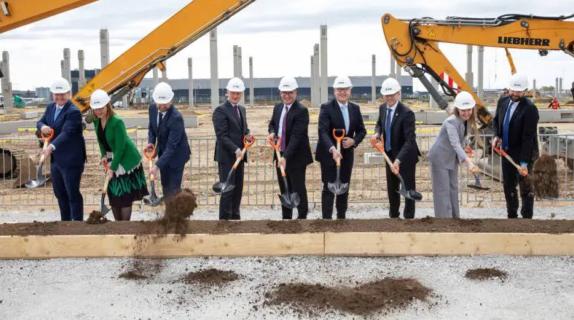 A fost depusă piatra de temelie a noii fabrici STIHL din Oradea – execuția lucrărilor este realizată de KÉSZ România.